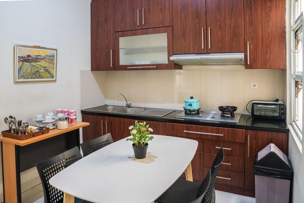 Legreen Suite Gatot Subroto Jakarta Eksteriør bilde